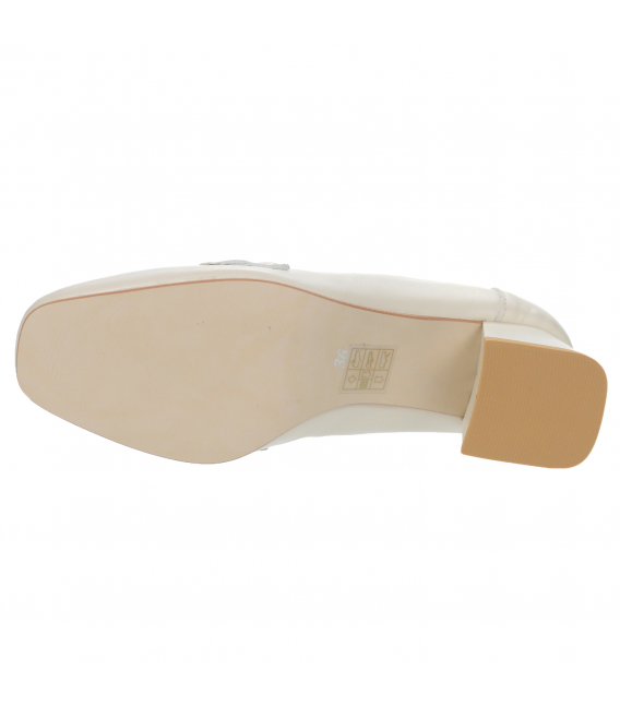 Béžové lodičky s retiazko DLO2425