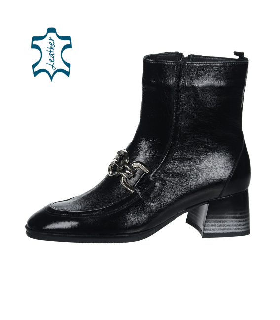 Čierne elegantné členkové čižmy s ozdobou 032-7607