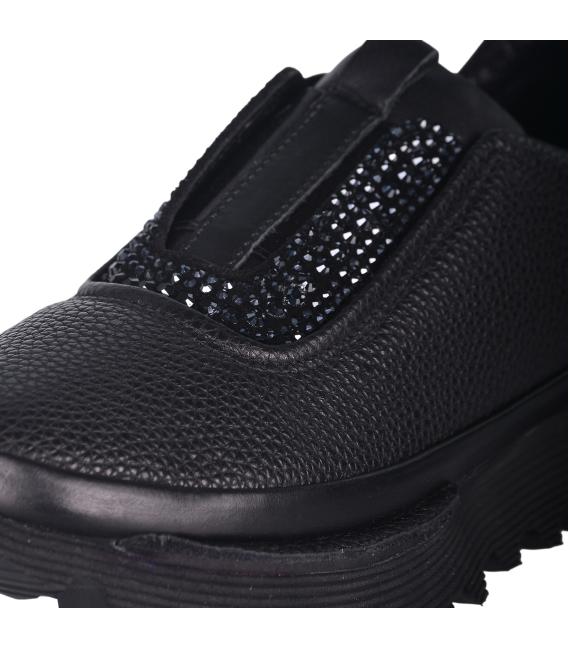 Čierne slip on tenisky s kamienkami G523 170