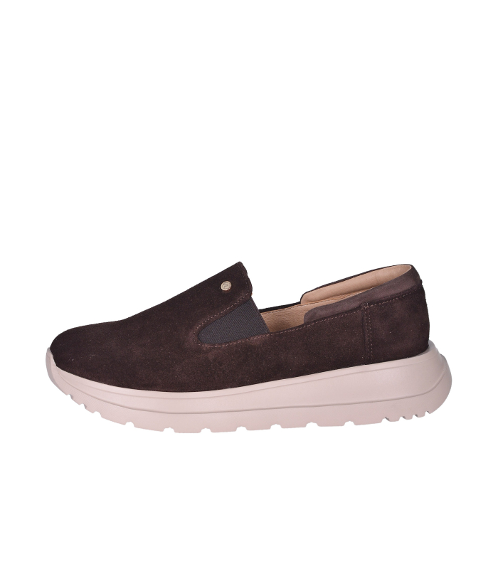 Hnedé slip on mokasíny s brúsenej kože DTE054