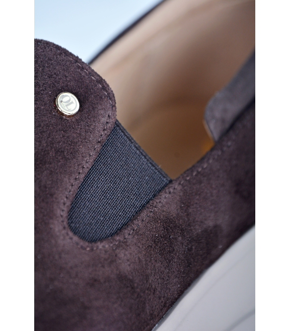 Hnedé slip on mokasíny s brúsenej kože DTE054