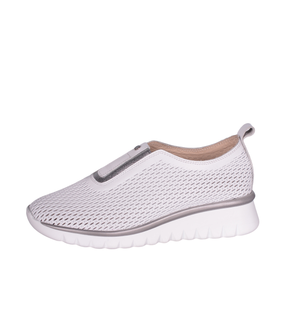 Dámske perforované biele slip on tenisky 2763