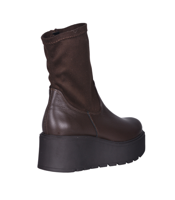 Hnedé kožené členkové čižmy na zips 2406