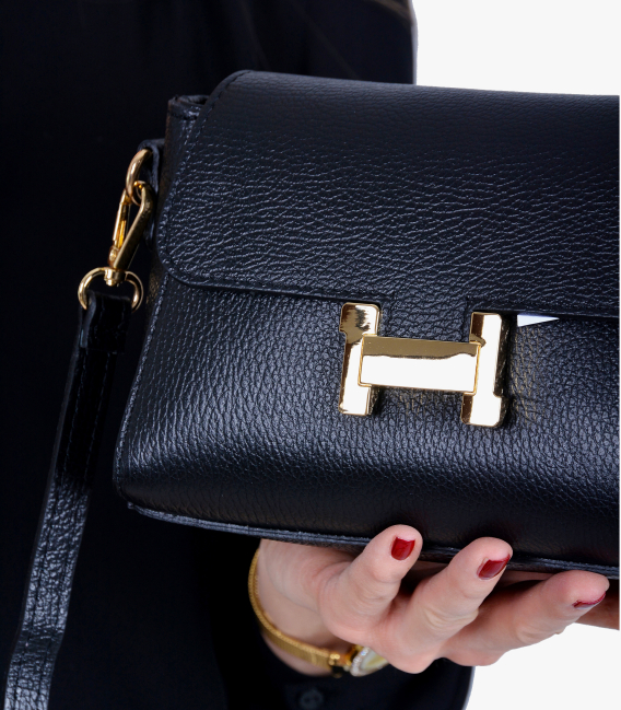 Dámska čierna kožená crossbody kabelka Ivana