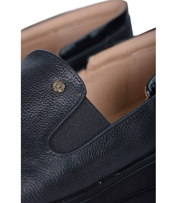 Čierne kožené slip on mokasíny DTE054