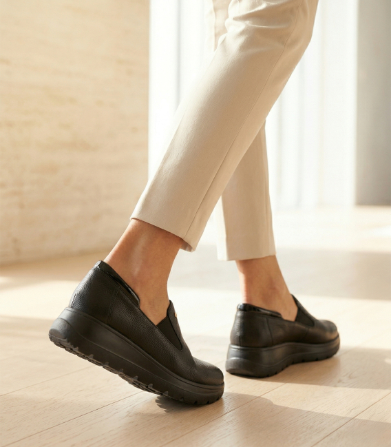 Čierne kožené slip on mokasíny DTE054