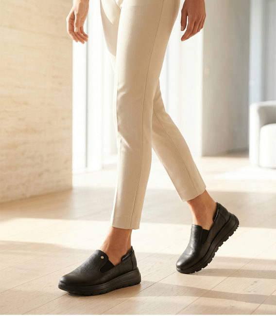 Čierne kožené slip on mokasíny DTE054