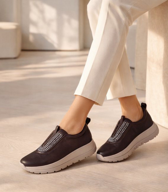Hnedé slip on tenisky s kamienkami na podošve unica 2534