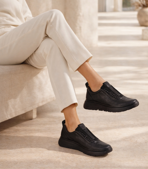 Čierne slip on tenisky s kamienkami na podošve unica 1012796
