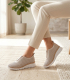 Dámske perforované zlaté slip on tenisky 2763