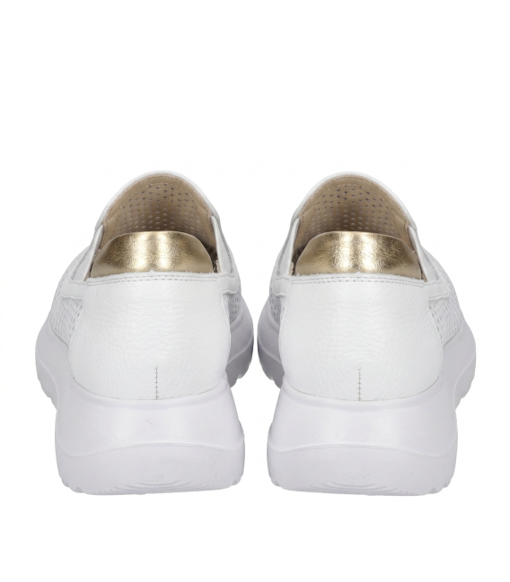 Biele perforované slip on mokasíny DTE054