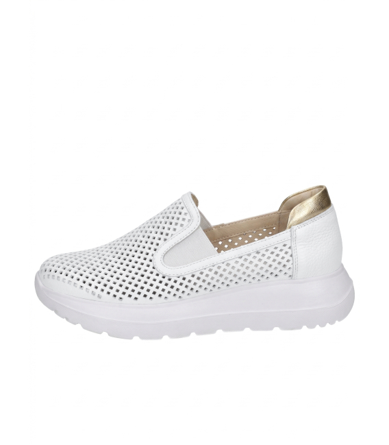 Biele perforované slip on mokasíny DTE054