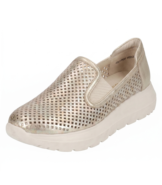 Zlaté perforované slip on mokasíny DTE054