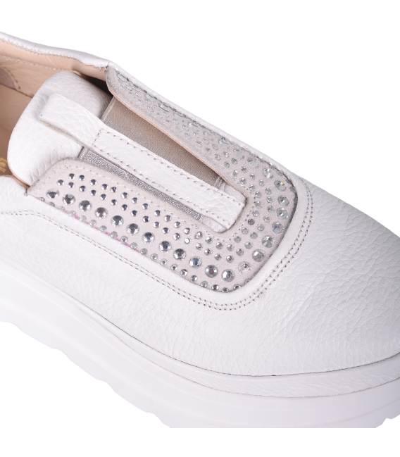 Biele slip on tenisky s kamienkami na podošve unica 1012796