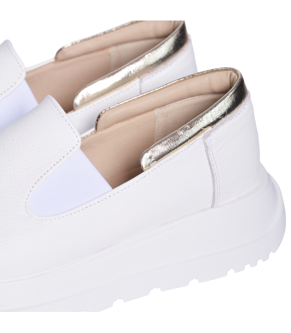 Biele slip on mokasíny DTE054