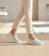 Biele perforované slip on mokasíny DTE054
