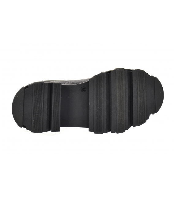 Čierne nízke čižmy s elastickým materiálom na vysokej podošve 8120