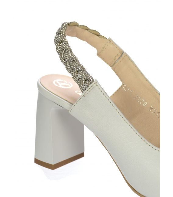 Biele kožené sandále na podpätku s prepletaným kamienkovým zdobením 2328