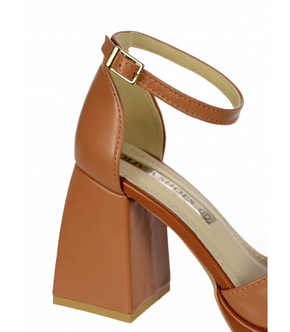 Hnedé jednoduché kožené sandále na širokom podpätku DSA2302