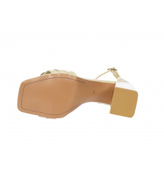 Béžové kožené sandále na hranatom podpätku so zlatou ozdobou DSA2301