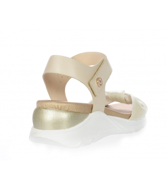 Béžovo-zlaté sandále na športovej podošve 2388