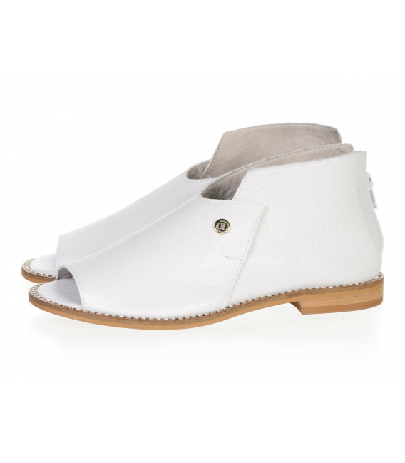 Biele pohodlné sandále z mäkkej kože 3021