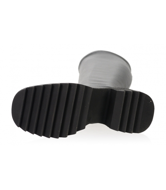 Čierne pohodlné čižmy s elastickou sárou DKO2356