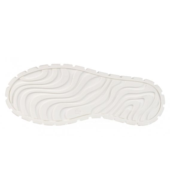 Bielo-strieborné slip-on tenisky s jemným vzorom na bielej podošve DTE3316