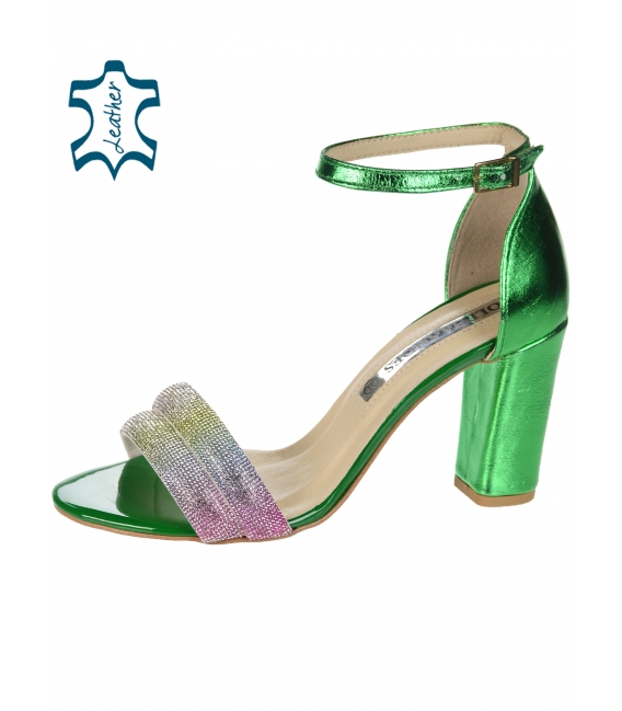 Zelené lesklé sandále so štrasovým predným elementom DSA2373